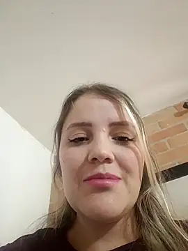 Snapshot of sally_smiling chatting on May 9, 6:24 pm sally smiling online show from May 9, 6:24 pm