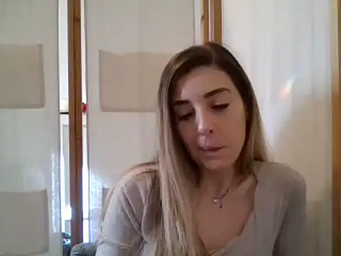 Snapshot of MissBella131 chatting on January 24, 12:10 pm MissBella131 online show from January 24, 12:10 pm