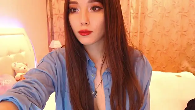 lilianbee online show from July 9, 7:01 am