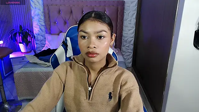 Perla prg online show from November 11, 6:30 pm