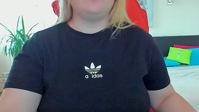 Snapshot of Doliss chatting on September 12, 6:02 am Doliss online show from September 12, 6:02 am