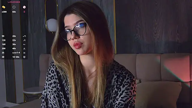 Sara Lewiis online show from October 22, 4:29 pm