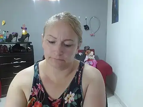 emperabigbootybigass online show from February 12, 6:51 pm