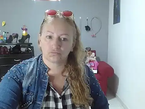 emperabigbootybigass online show from February 13, 12:43 pm