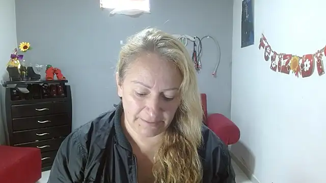 emperabigbootybigass online show from March 17, 12:25 pm