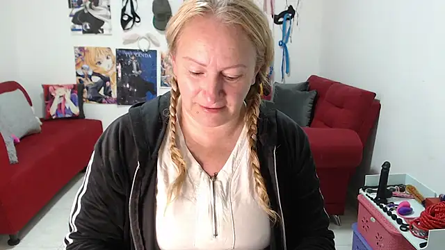 emperabigbootybigass online show from October 21, 12:17 pm