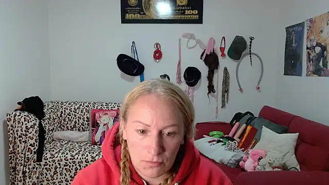 emperabigbootybigass online show from March 13, 12:39 am