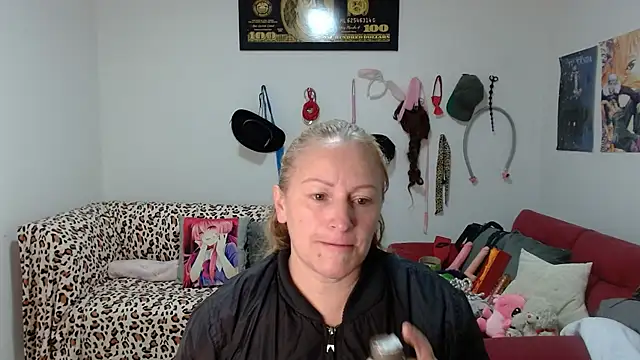 emperabigbootybigass online show from March 13, 12:45 pm