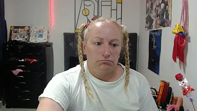 Snapshot of emperabigbootybigass chatting on May 11, 4:04 pm emperabigbootybigass online show from May 11, 4:04 pm