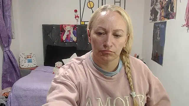 Snapshot of emperabigbootybigass chatting on May 29, 12:25 pm emperabigbootybigass online show from May 29, 12:25 pm