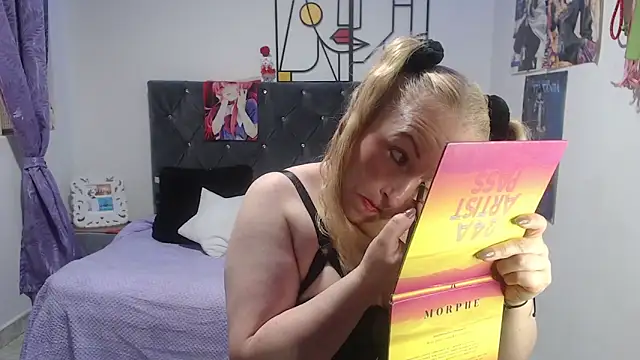 Snapshot of emperabigbootybigass chatting on June 3, 2:33 pm emperabigbootybigass online show from June 3, 2:33 pm