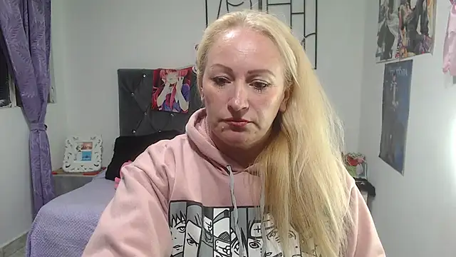 Snapshot of emperabigbootybigass chatting on June 8, 12:47 am emperabigbootybigass online show from June 8, 12:47 am
