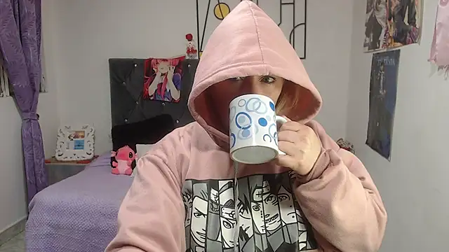 Snapshot of emperabigbootybigass chatting on June 10, 12:26 pm emperabigbootybigass online show from June 10, 12:26 pm