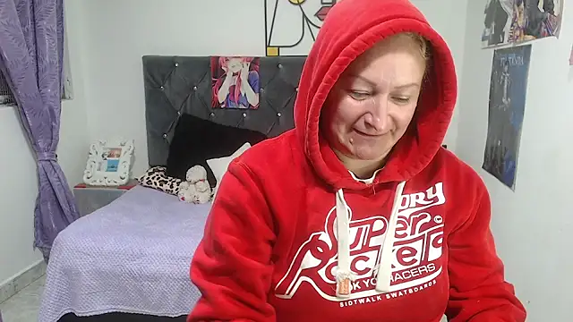 Snapshot of emperabigbootybigass chatting on June 16, 12:19 pm emperabigbootybigass online show from June 16, 12:19 pm