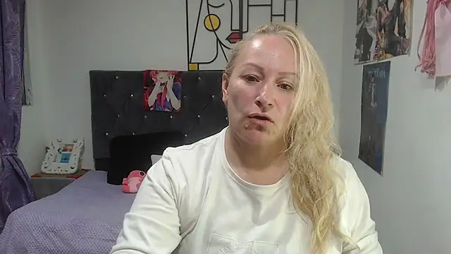 emperabigbootybigass online show from June 27, 12:37 am