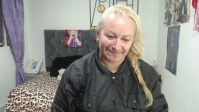 emperabigbootybigass online show from July 16, 12:33 pm