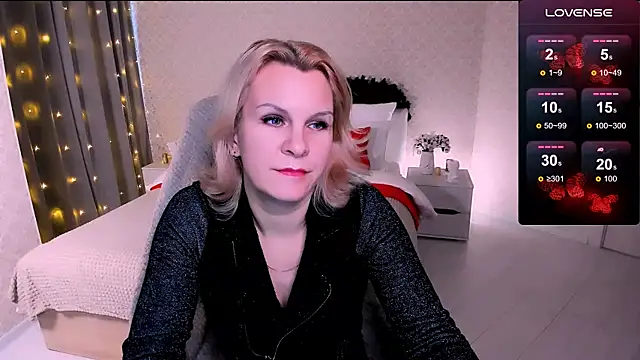 Snapshot of Louisa_Bay chatting on January 16, 8:00 am Louisa Bay online show from January 16, 8:00 am