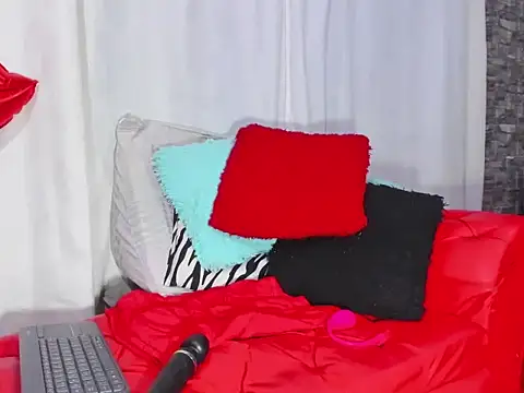 Snapshot of Xiomara-Suarez chatting on February 28, 1:47 am Xiomara-Suarez online show from February 28, 1:47 am