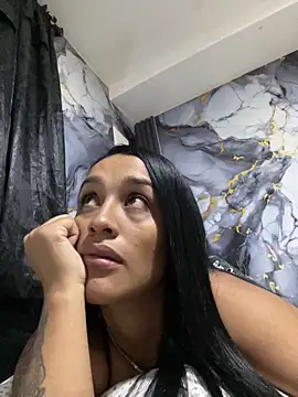 KatalinnaBrown online show from February 6, 10:51 am