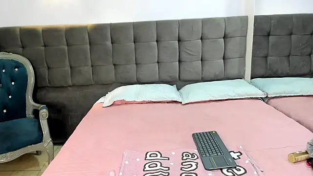 Snapshot of MadameDamn chatting on January 7, 12:20 pm MadameDamn online show from January 7, 12:20 pm