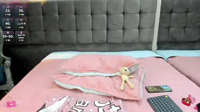 Snapshot of MadameDamn chatting on January 7, 3:23 pm MadameDamn online show from January 7, 3:23 pm