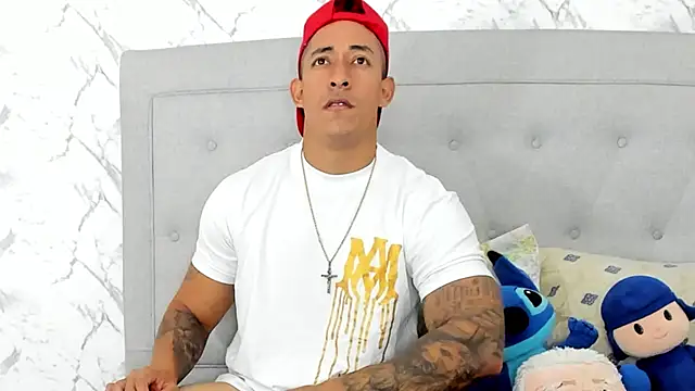 luigiferrara online show from February 23, 4:13 pm