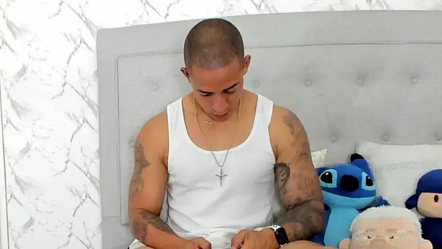 luigiferrara online show from March 14, 1:05 am