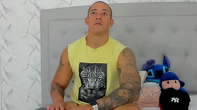 luigiferrara online show from October 5, 5:55 pm