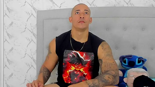 luigiferrara online show from October 27, 9:41 pm