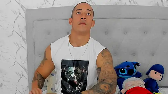 luigiferrara online show from November 22, 7:13 pm