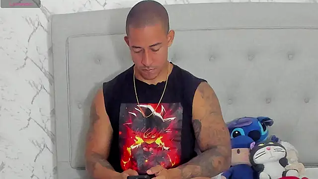 luigiferrara online show from June 13, 2:48 pm