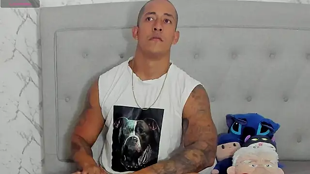 Snapshot of luigiferrara chatting on July 10, 9:17 pm luigiferrara online show from July 10, 9:17 pm