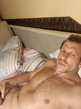 Snapshot of DonCristian chatting on October 26, 10:47 pm DonCristian online show from October 26, 10:47 pm