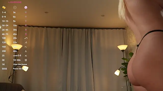 Snapshot of Good_Barbie chatting on July 10, 4:17 am Good Barbie online show from July 10, 4:17 am