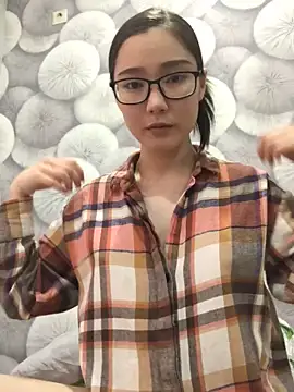 Snapshot of Milka23 chatting on February 22, 12:08 pm Milka23 online show from February 22, 12:08 pm