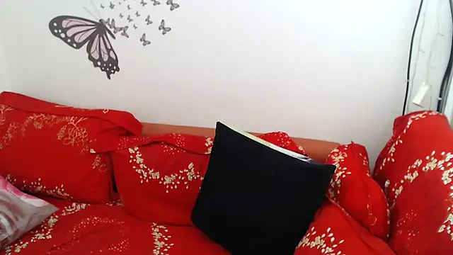 Snapshot of LadyHellene chatting on January 20, 8:52 am LadyHellene online show from January 20, 8:52 am