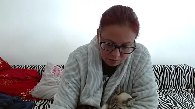Snapshot of LadyHellene chatting on September 28, 7:47 am LadyHellene online show from September 28, 7:47 am
