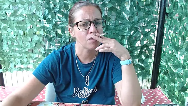 Snapshot of LadyHellene chatting on July 3, 1:39 pm LadyHellene online show from July 3, 1:39 pm