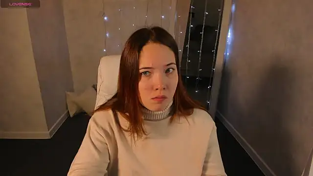 Aliisson Edwards online show from December 19, 12:56 am