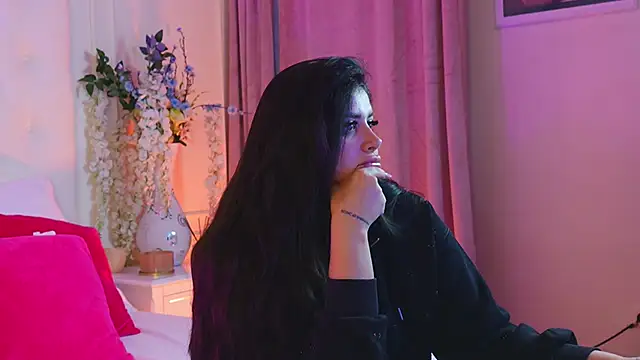Amberseyes online show from April 22, 4:15 am