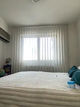 Amberseyes online show from April 23, 7:52 am