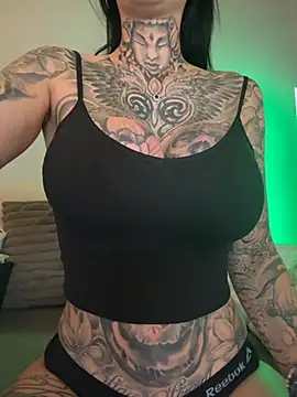 Snapshot of MeganWitch chatting on July 14, 5:01 am MeganWitch online show from July 14, 5:01 am