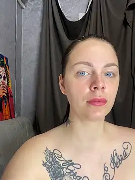 Snapshot of Lola_Hale chatting on May 3, 6:03 pm Lola Hale online show from May 3, 6:03 pm