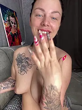 Snapshot of Lola_Hale chatting on May 23, 7:29 pm Lola Hale online show from May 23, 7:29 pm