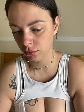 Snapshot of Lola_Hale chatting on June 21, 7:22 am Lola Hale online show from June 21, 7:22 am