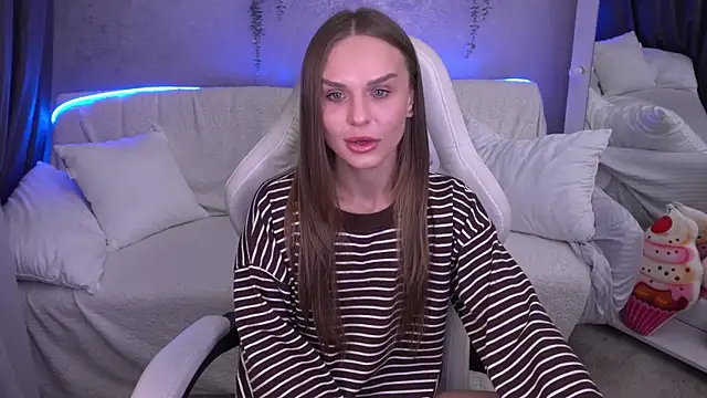 KiraGrayy online show from November 15, 1:51 pm