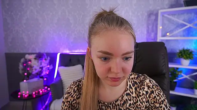 EmilySunshineS online show from November 15, 2:46 pm