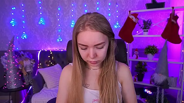 EmilySunshineS online show from December 22, 8:00 am