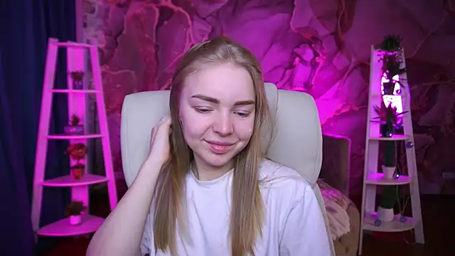 EmilySunshineS online show from March 13, 7:37 am