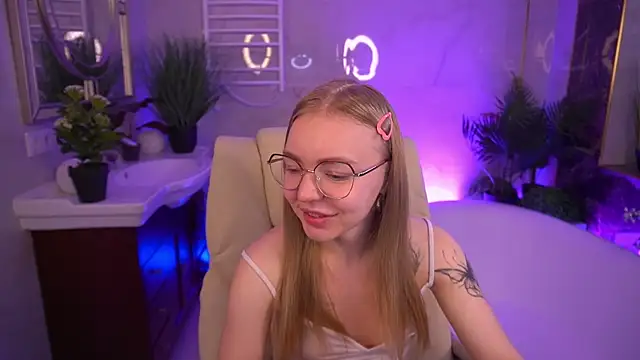 EmilySunshineS online show from June 15, 7:43 am